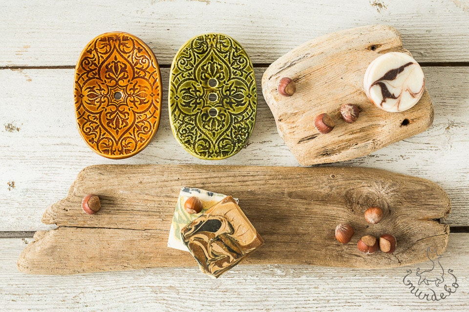 Green and brown soap dishes