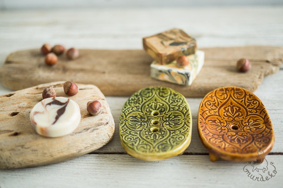 Green and brown soap dishes