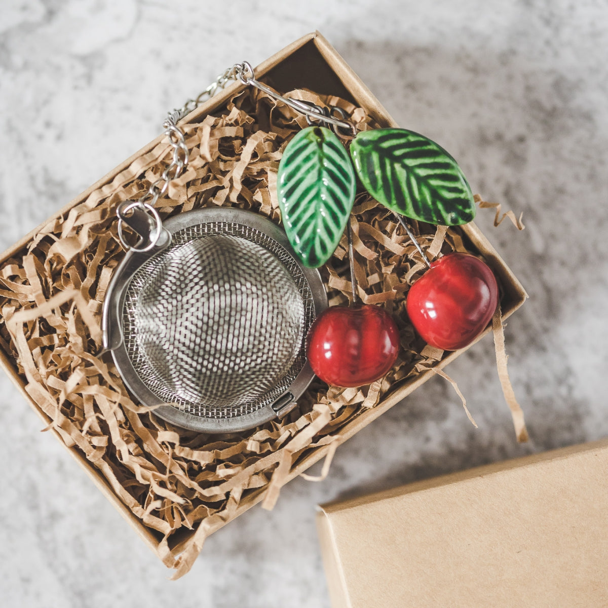 Tea strainer with cherries - Arbatos sietelis su vyšniomis