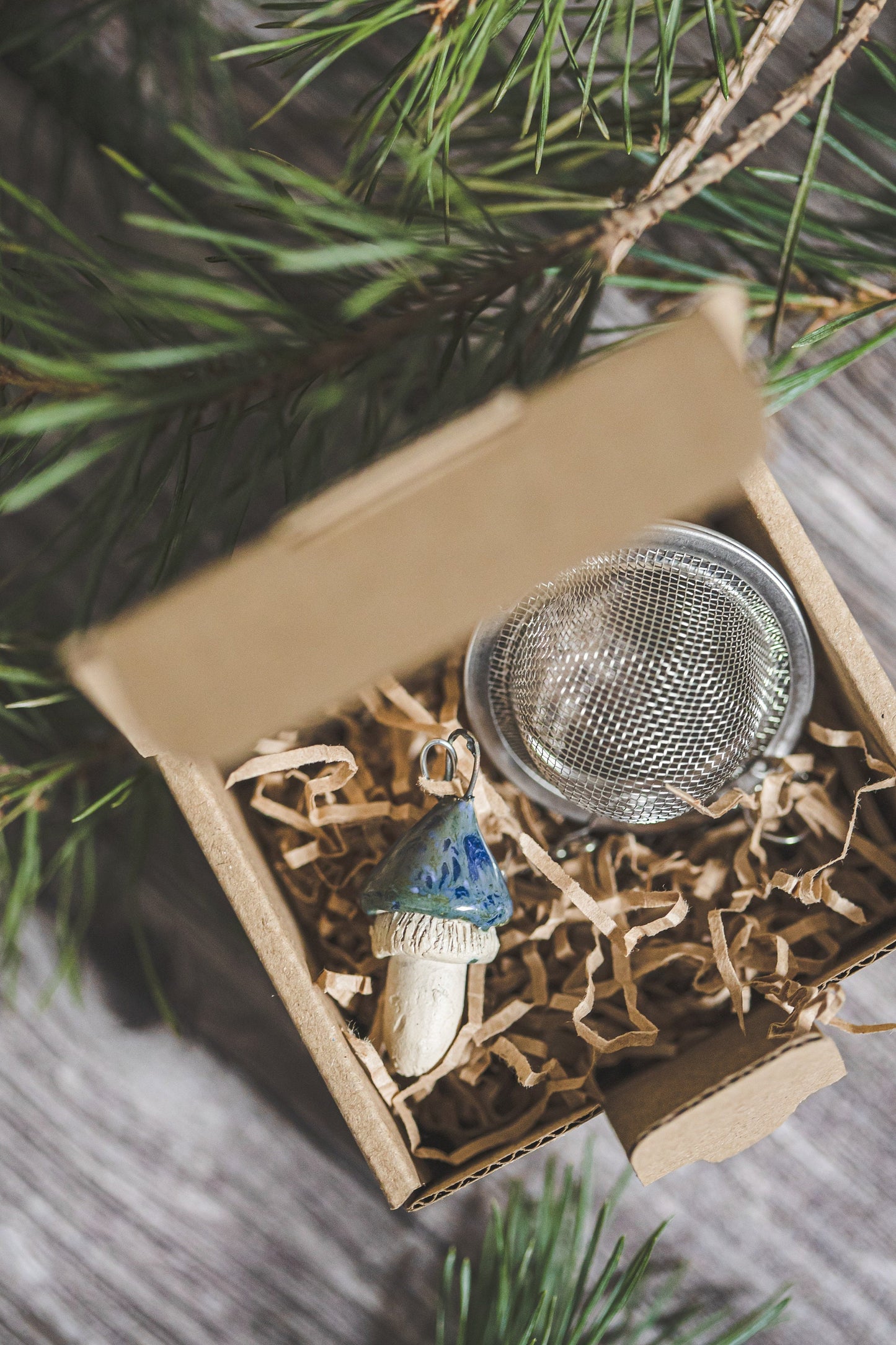 Tea infuser with swamp blue mushroom - Loose leaf tea strainer with magic ceramic mushroom - Herbal tea steeper